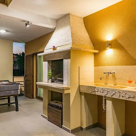 Holiday home Beeindruckende Mit Beheiztem Privatpool